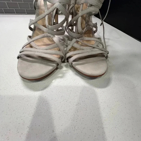 Gianni Bini Tan suede tie-up 4” Heels size 10, gently worn - Picture 8 of 10